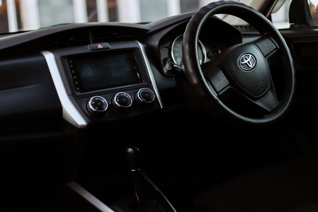 Аренда автомобиля Toyota Corolla Fielder 2015