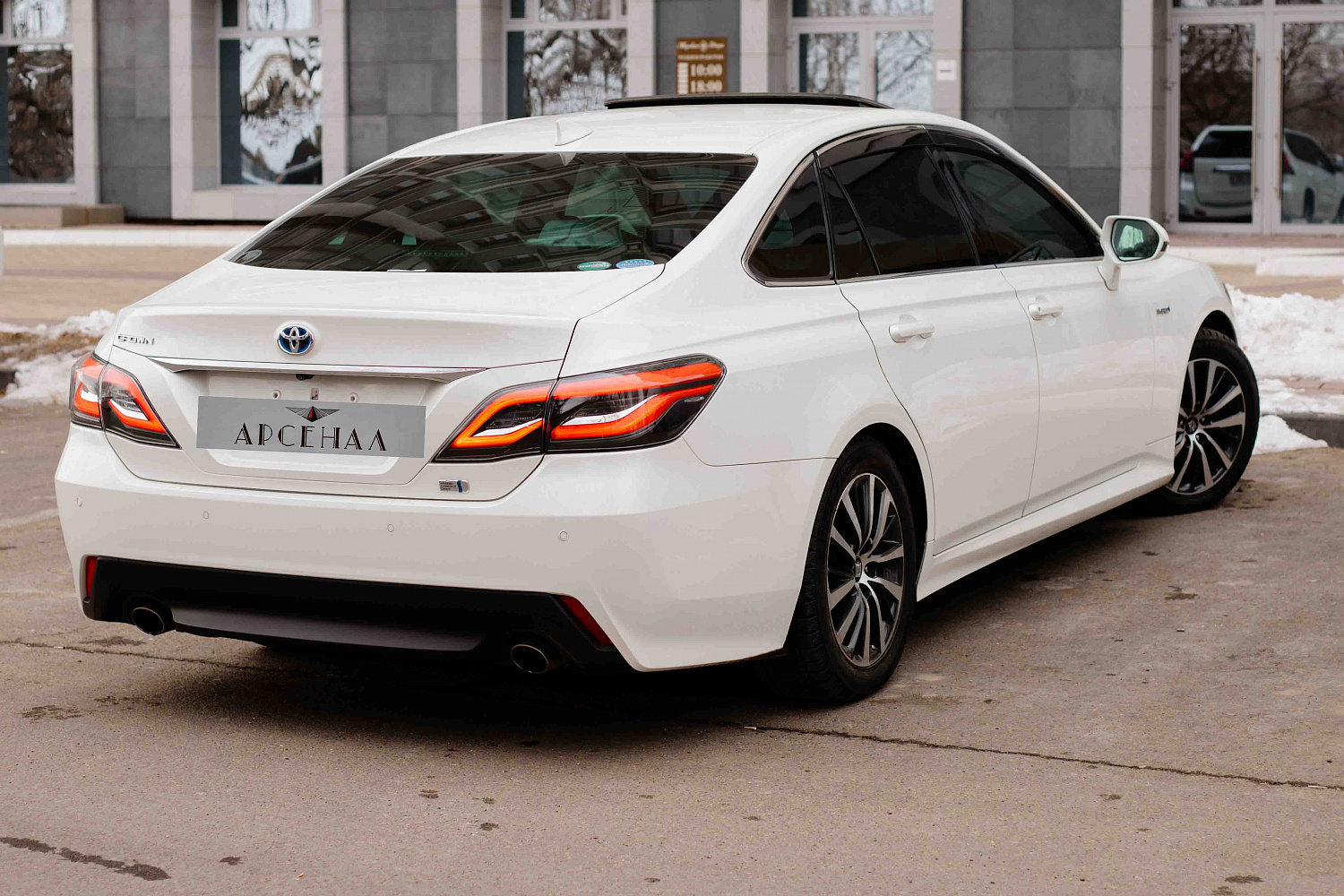 Аренда автомобиля Toyota Crown
