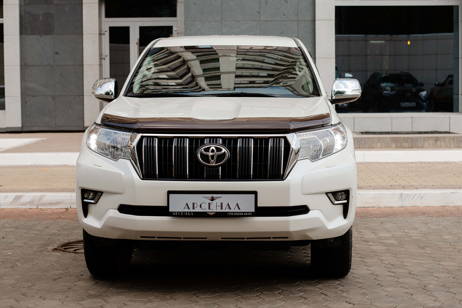 Аренда автомобиля Toyota Land Cruiser Prado 2019