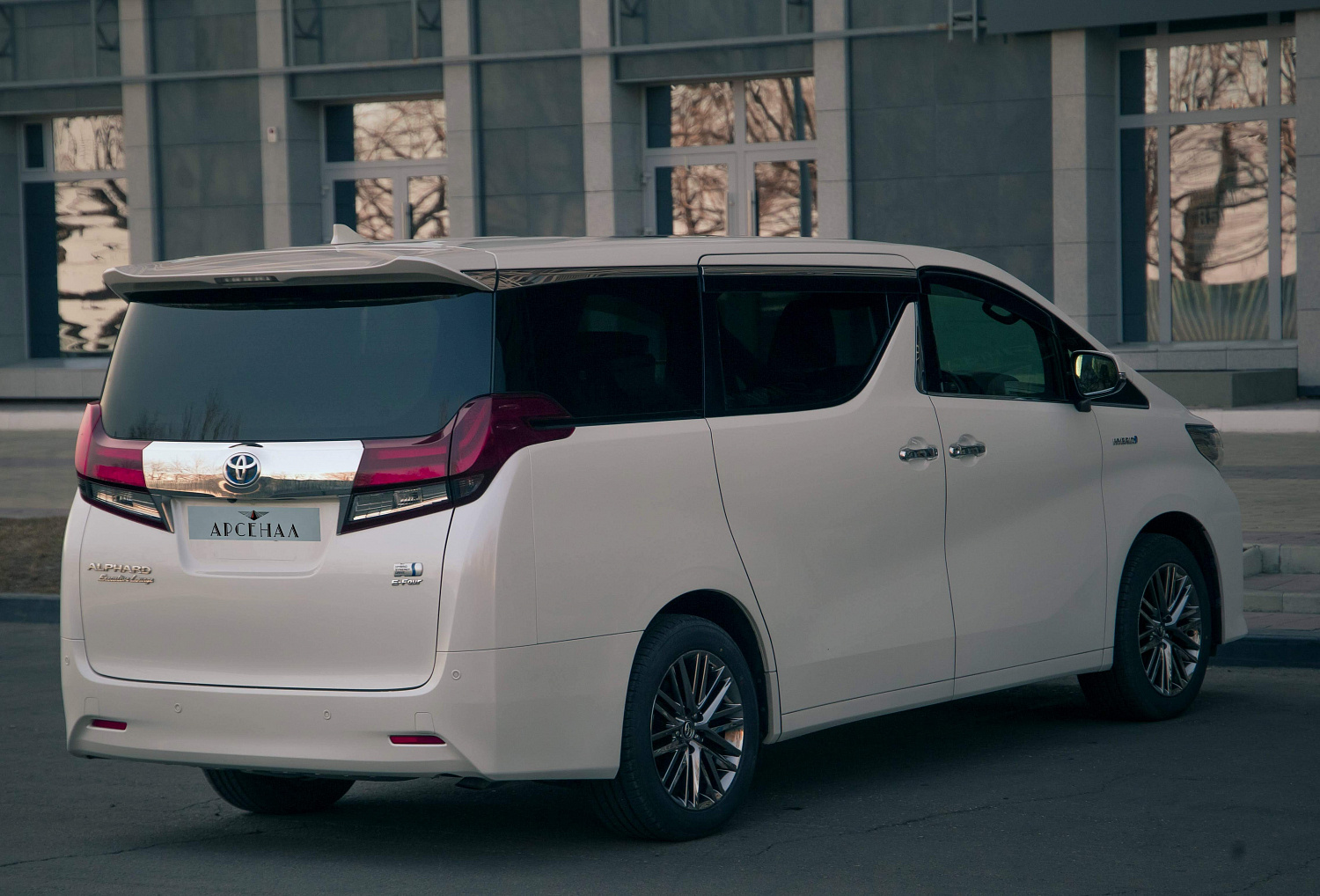 Аренда автомобиля Toyota Alphard