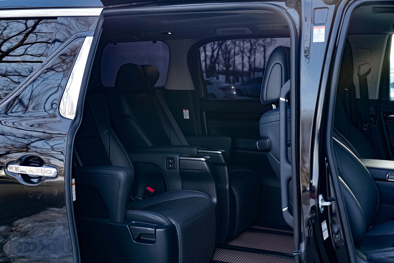 Аренда автомобиля Toyota Alphard 2021