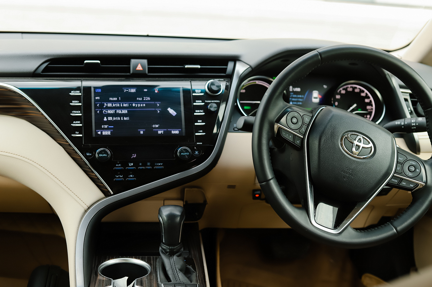 Аренда автомобиля Toyota Camry 2018