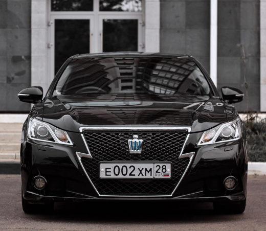 Аренда автомобиля TOYOTA CROWN 2015