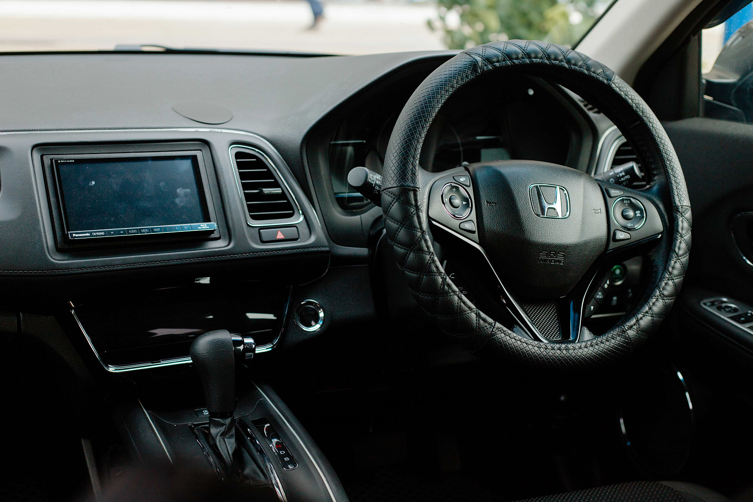 Аренда автомобиля Honda Vezel 2019