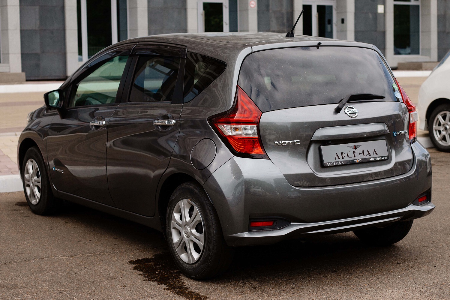 Аренда автомобиля Nissan Note