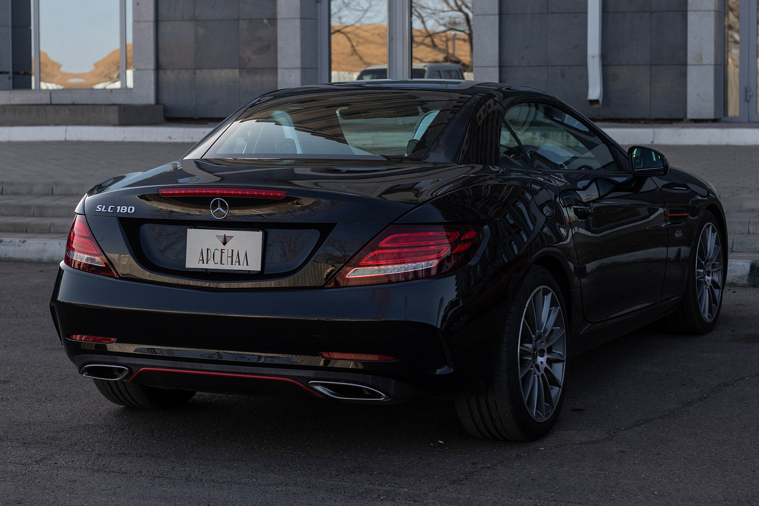 Аренда автомобиля Mercedes-Benz SLC180