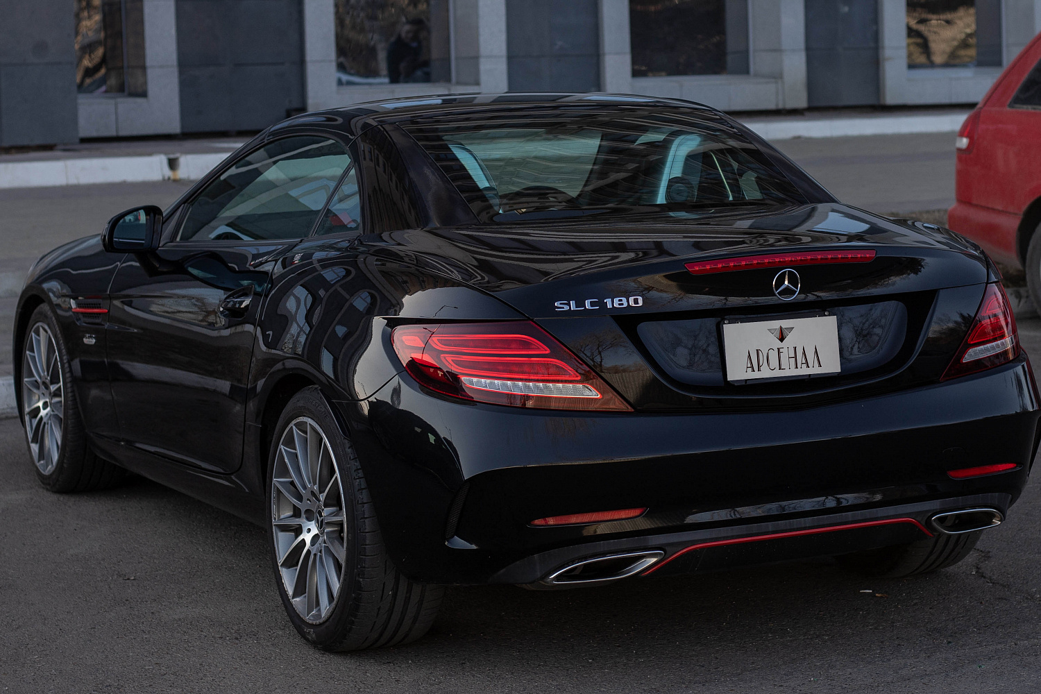 Аренда автомобиля Mercedes-Benz SLC180