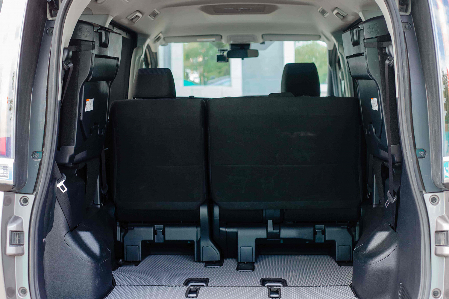 Аренда автомобиля Toyota Noah 2019