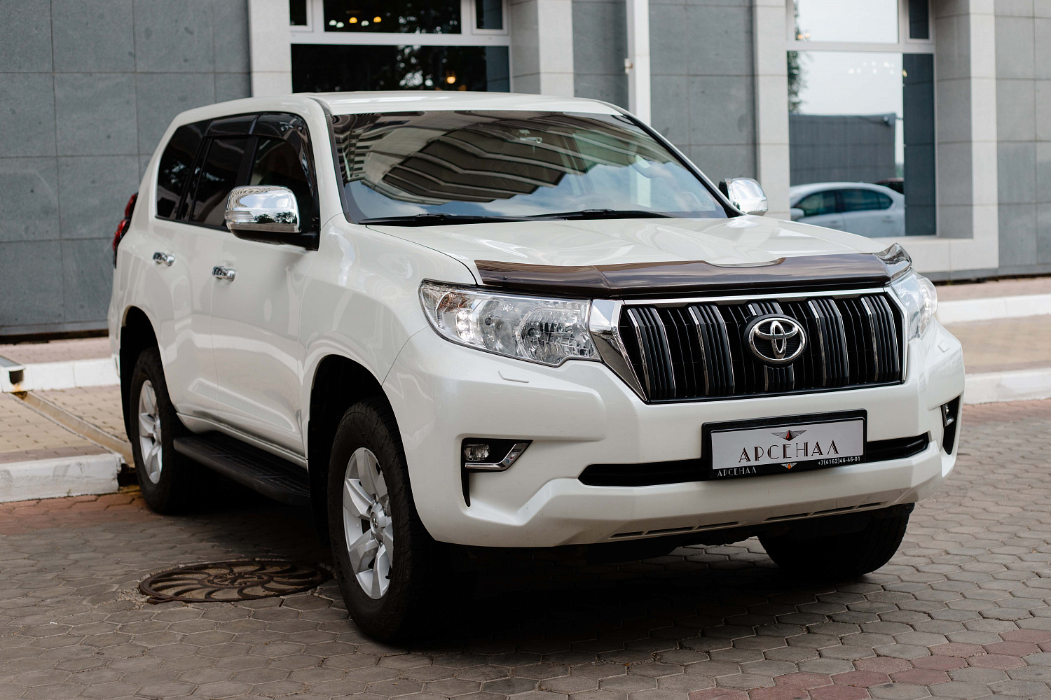 Аренда автомобиля Toyota Land Cruiser Prado 2019