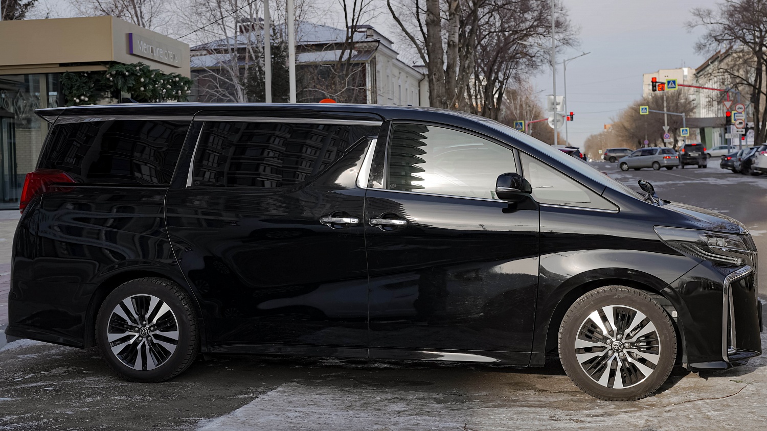 Аренда автомобиля Toyota Alphard 2021