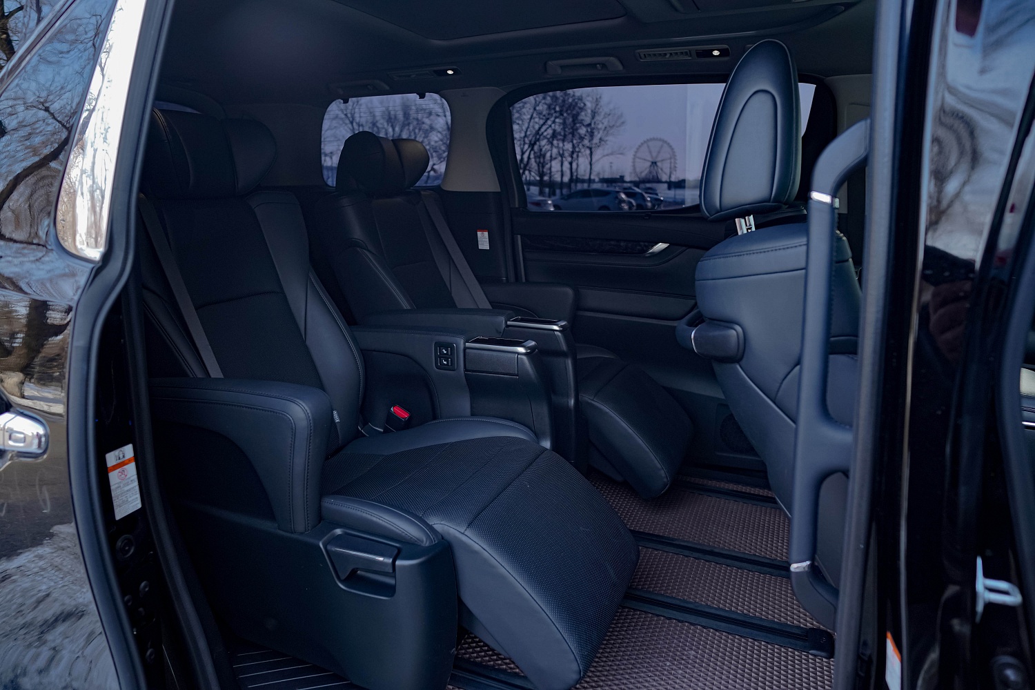 Аренда автомобиля Toyota Alphard 2021