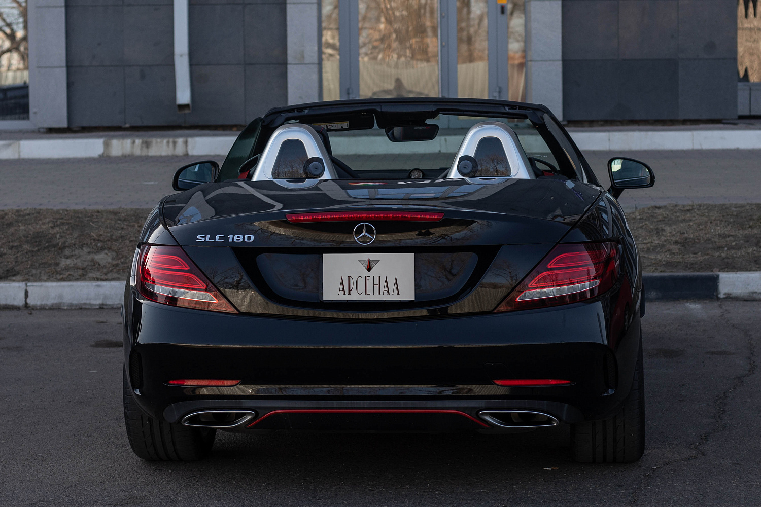 Аренда автомобиля Mercedes-Benz SLC180
