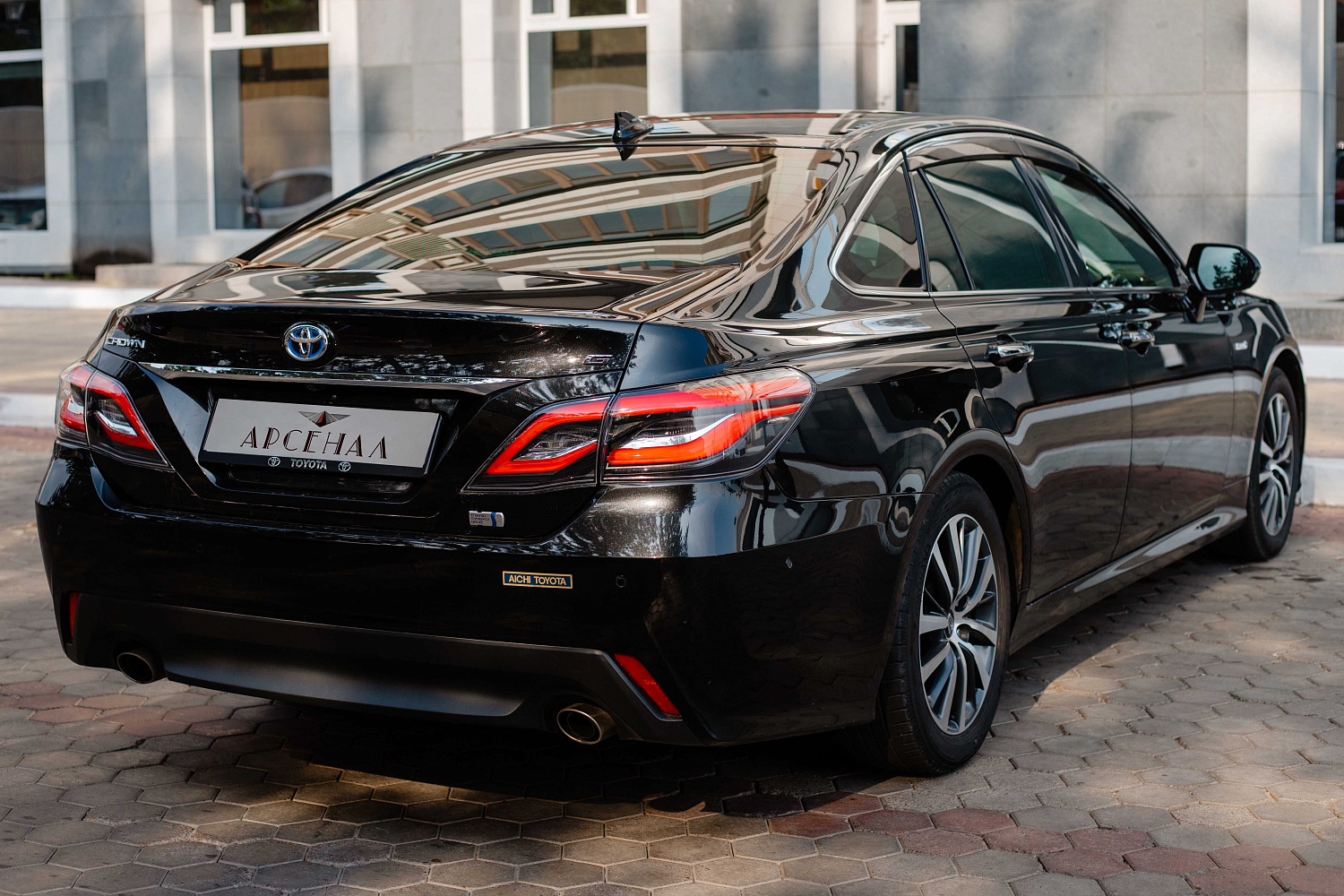 Аренда автомобиля Toyota Crown 2019