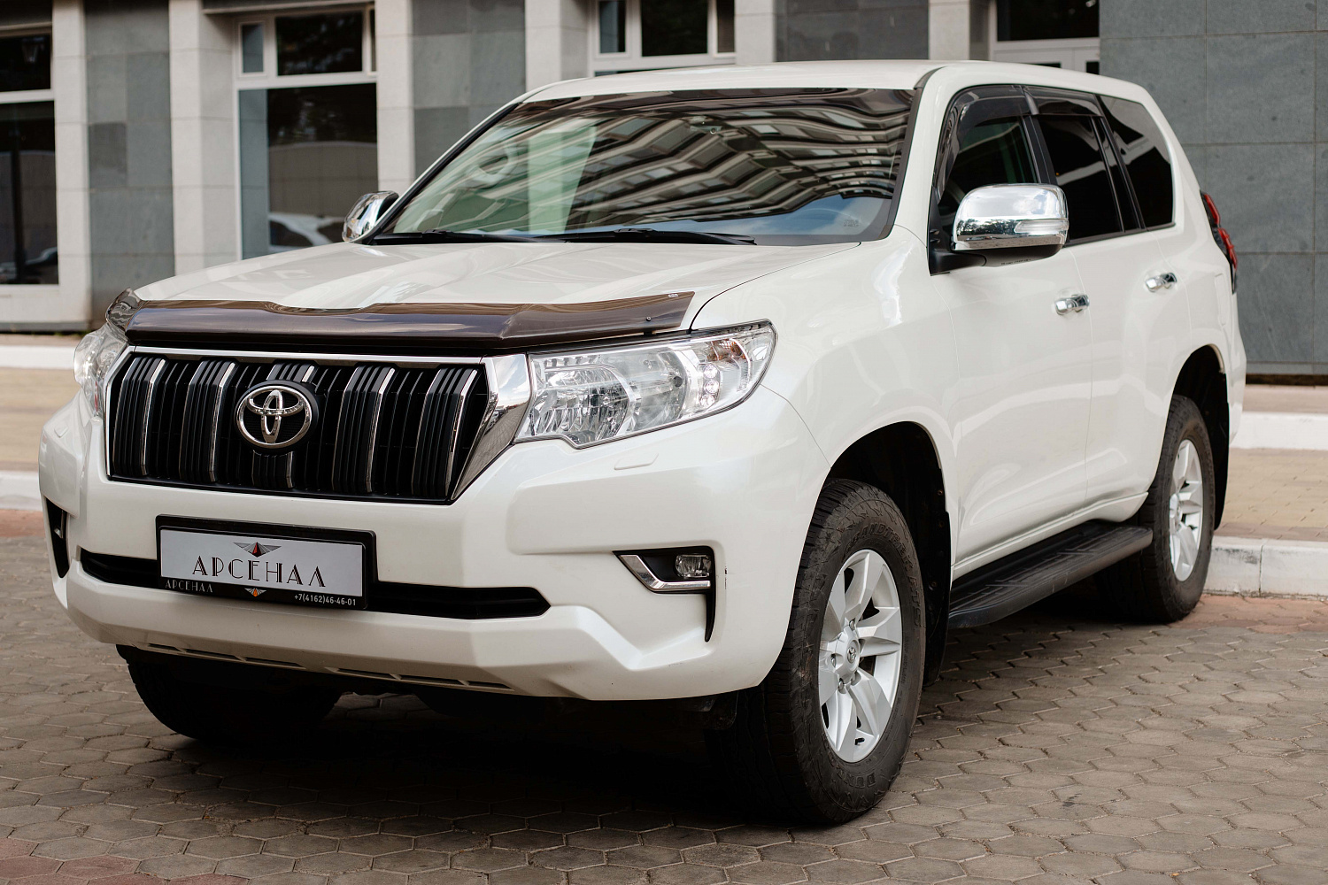 Аренда автомобиля Toyota Land Cruiser Prado 2019