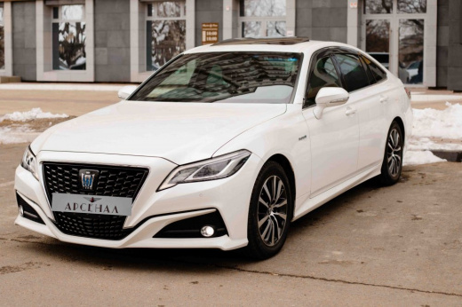 Аренда автомобиля Toyota Crown