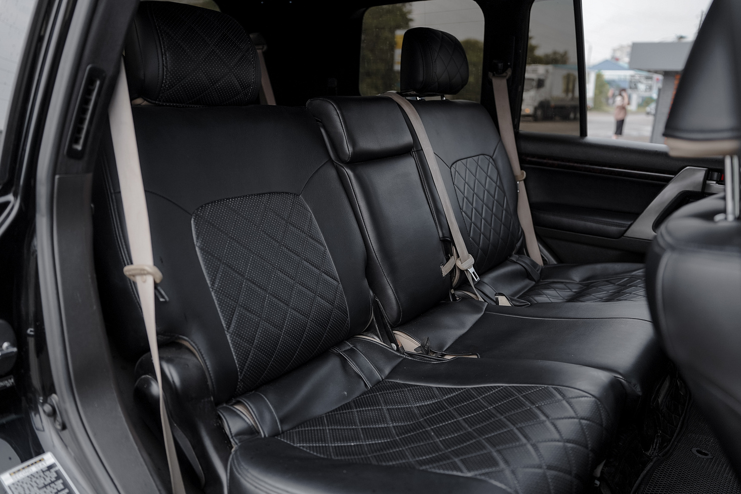 Аренда автомобиля Toyota Land Cruiser 200