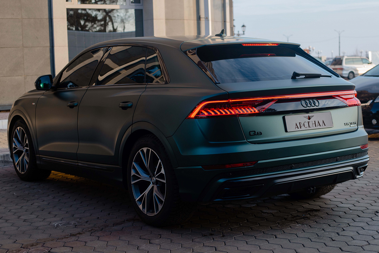 Аренда автомобиля Audi Q8 
