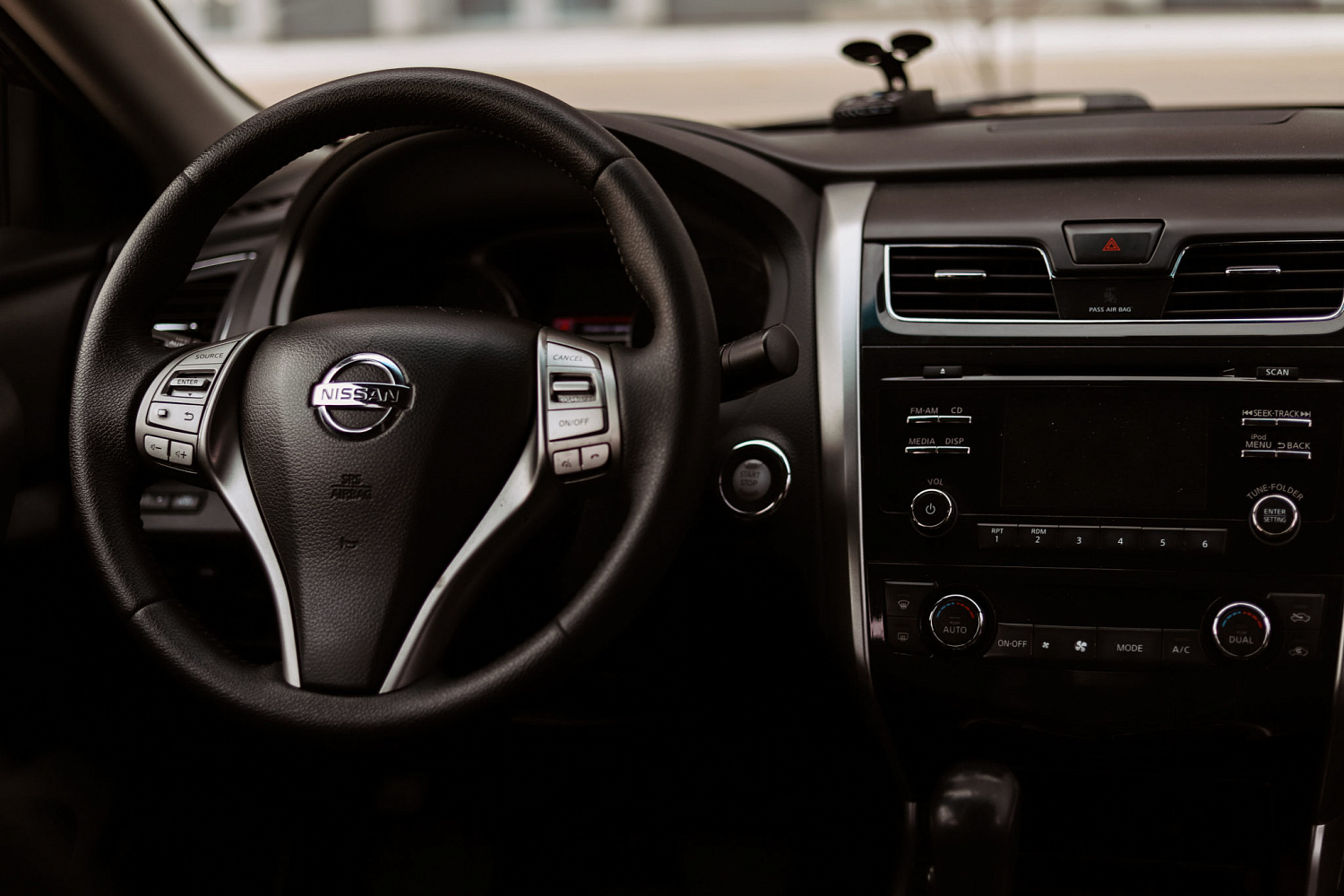 Аренда автомобиля NISSAN TEANA 2014