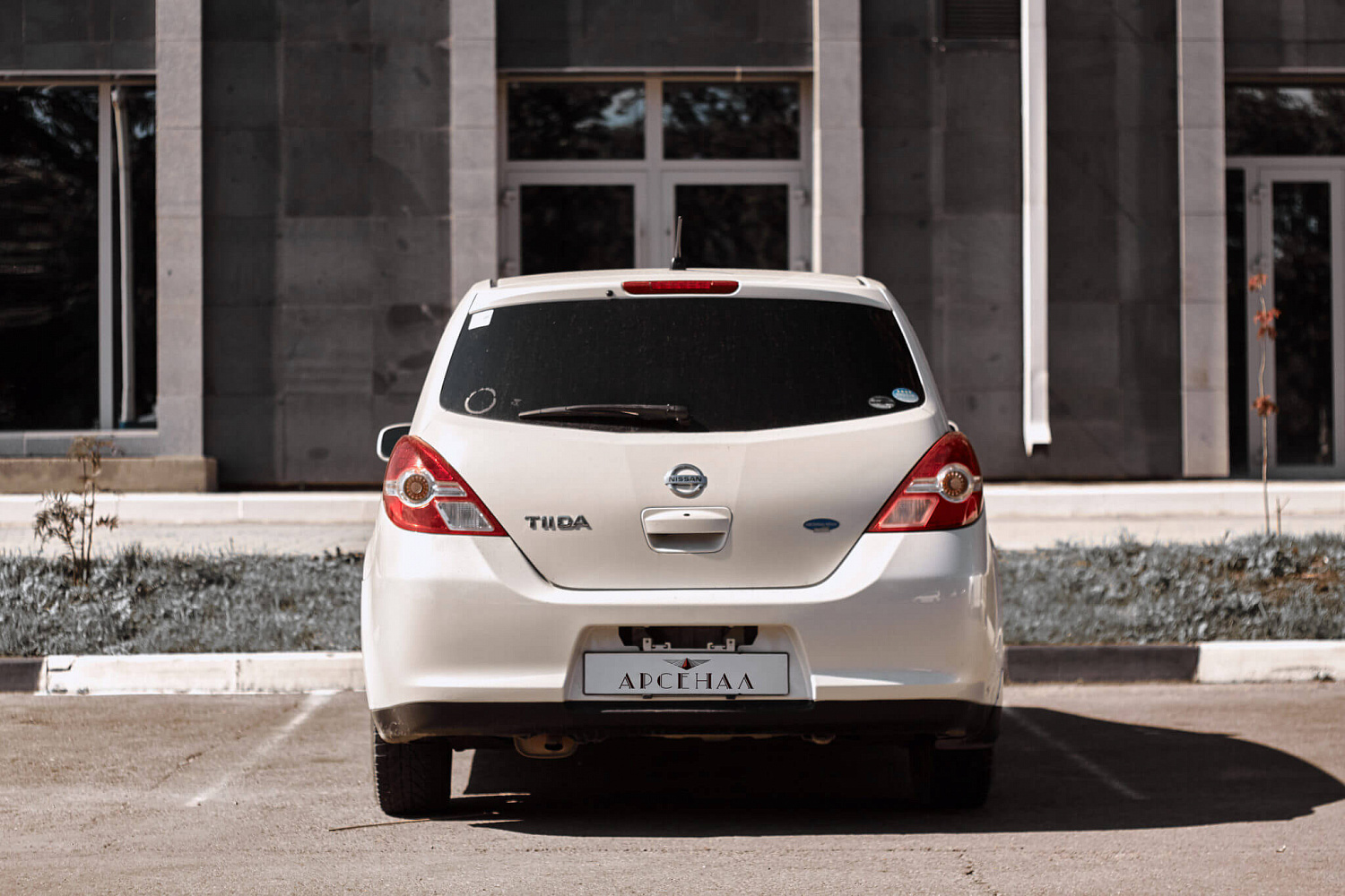 Аренда автомобиля Nissan Tiida 2010