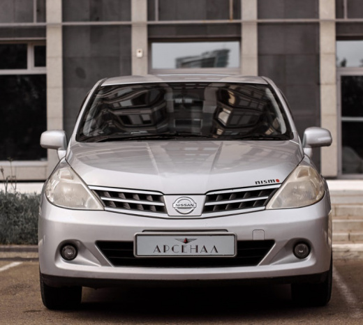 Аренда автомобиля NISSAN TIIDA 2010
