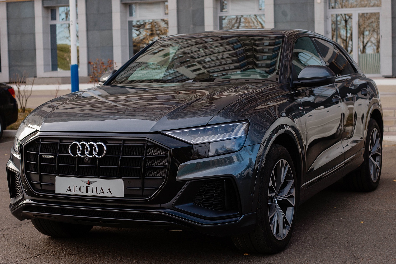 Аренда автомобиля Audi Q8 2019